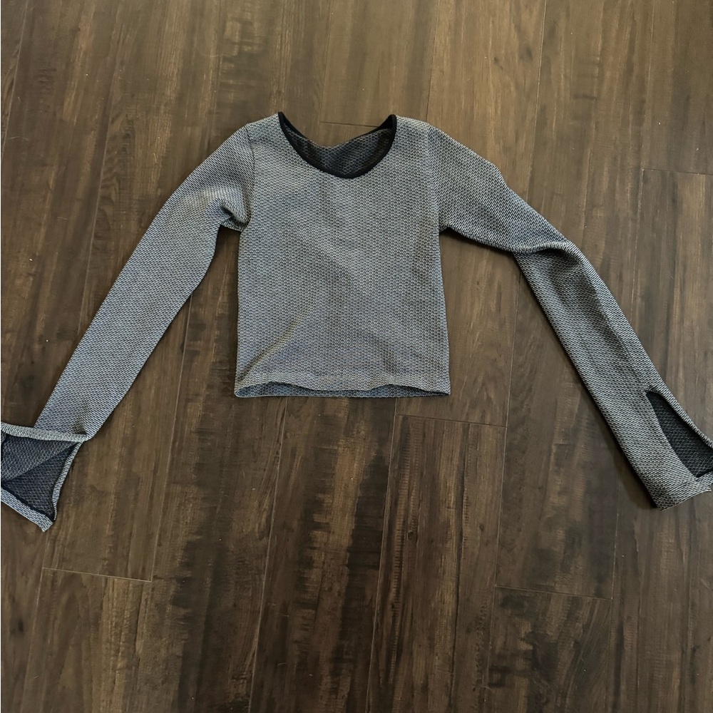 NWOT Bandier Bell Sleeve Workout Top